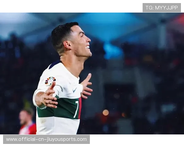 葡萄牙国家队C罗双响再封王:传奇永不言败 葡萄牙国家队C罗双响再封王:传奇永不言败