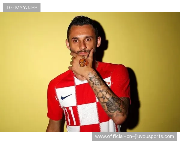 足球巨星新纹身引争议